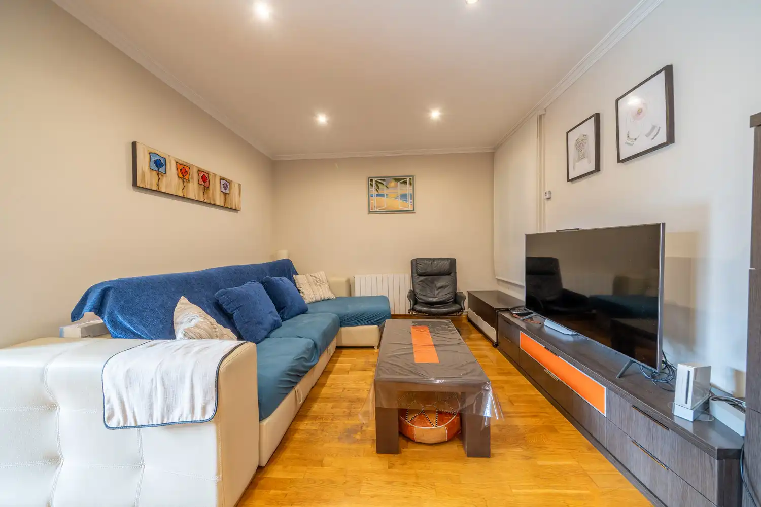 Living room of Flat for sale in Santa Coloma de Gramenet  with Air Conditioner, Heating and Terrace