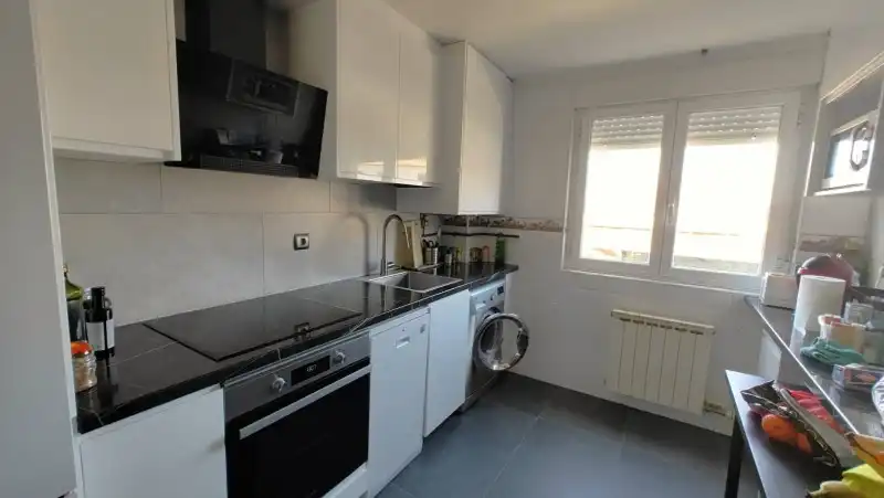 Küche von Wohnung zum Verkauf in San Andrés del Rabanedo mit Heizung, Privatgarten und Parkett
