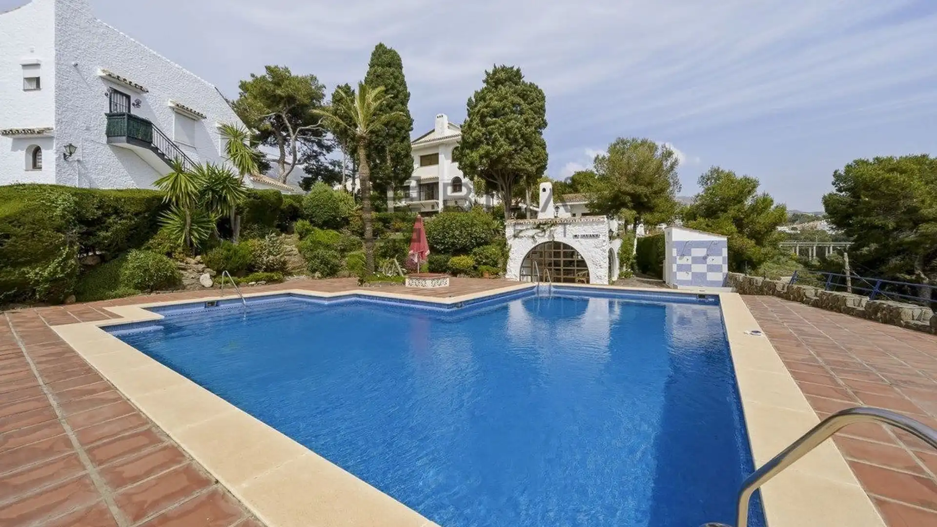 Piscina de Piso en venta en Benalmádena con Terraza, Piscina y Amueblado