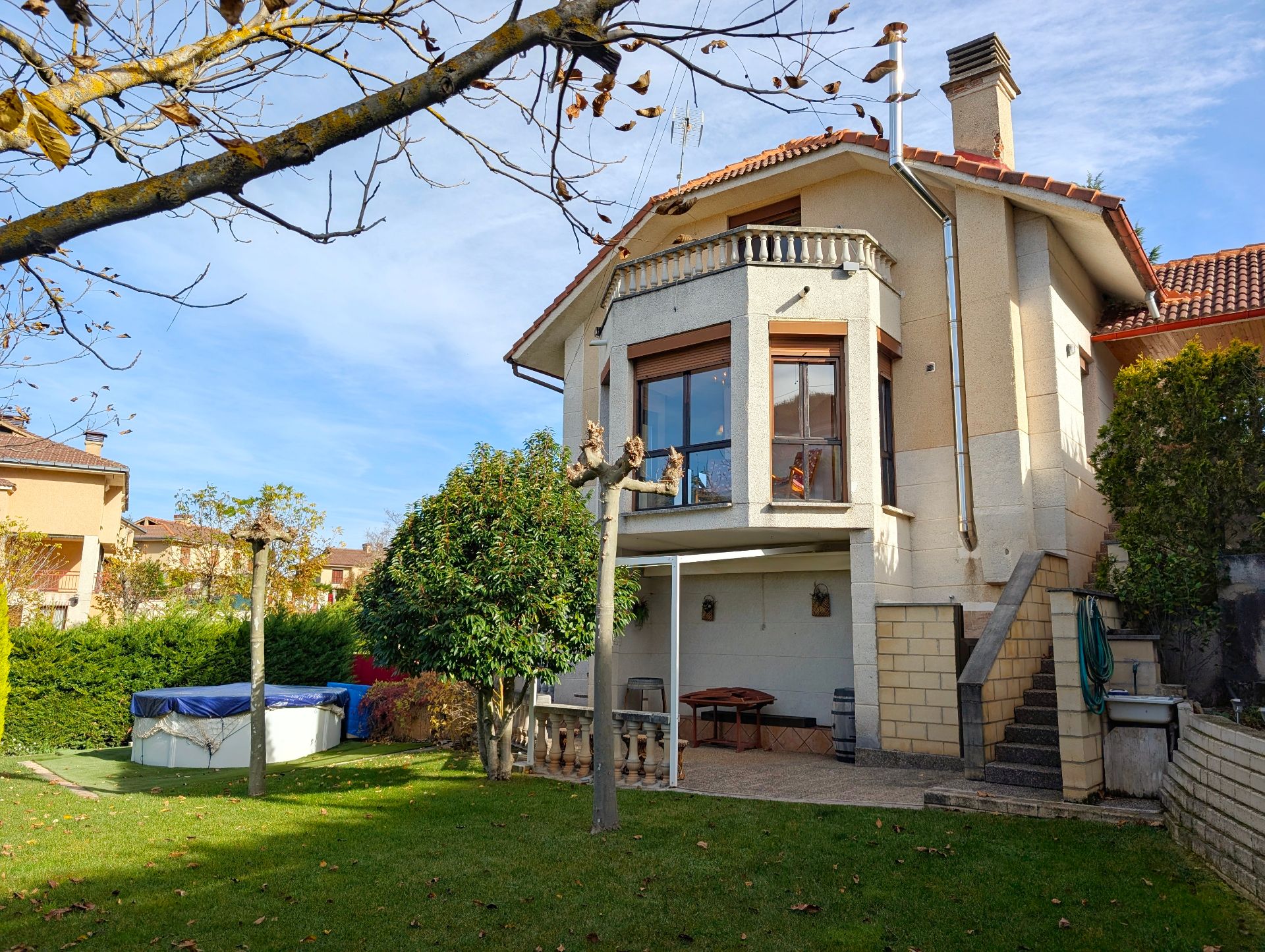 Vista exterior de Casa o xalet en venda en Zorraquín amb Calefacció, Jardí privat i Parquet