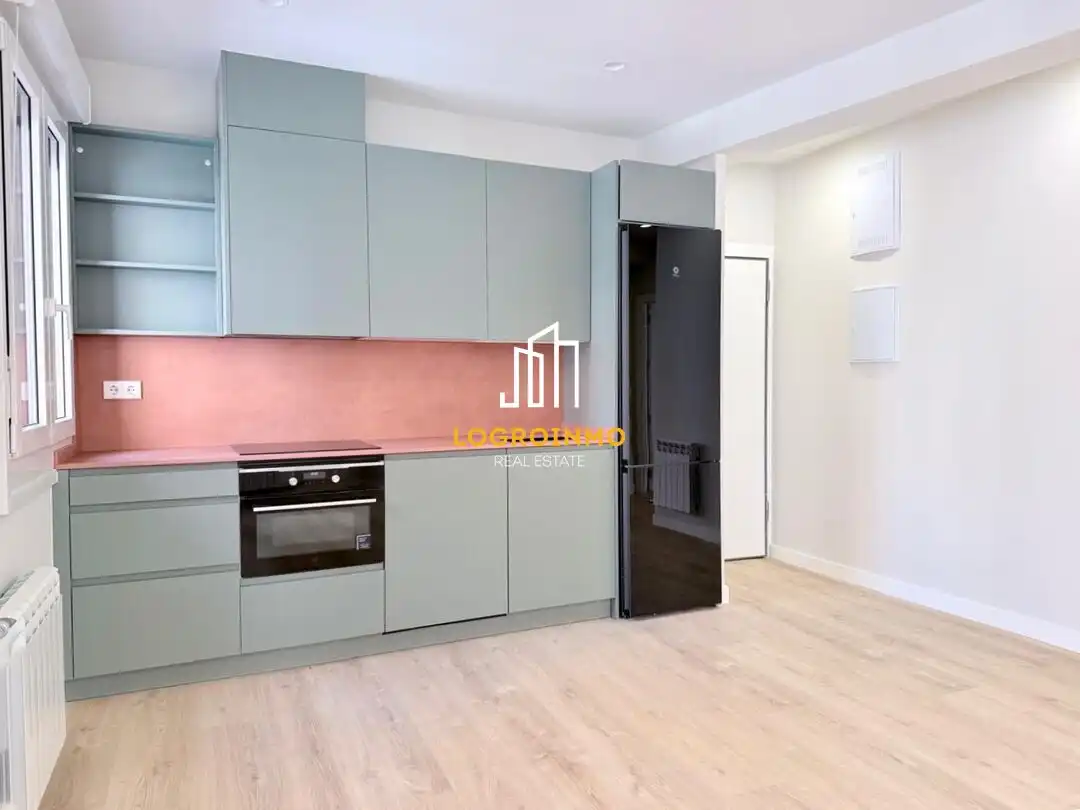 Cocina de Piso en venta en  Logroño con Calefacción, Parquet y Balcón