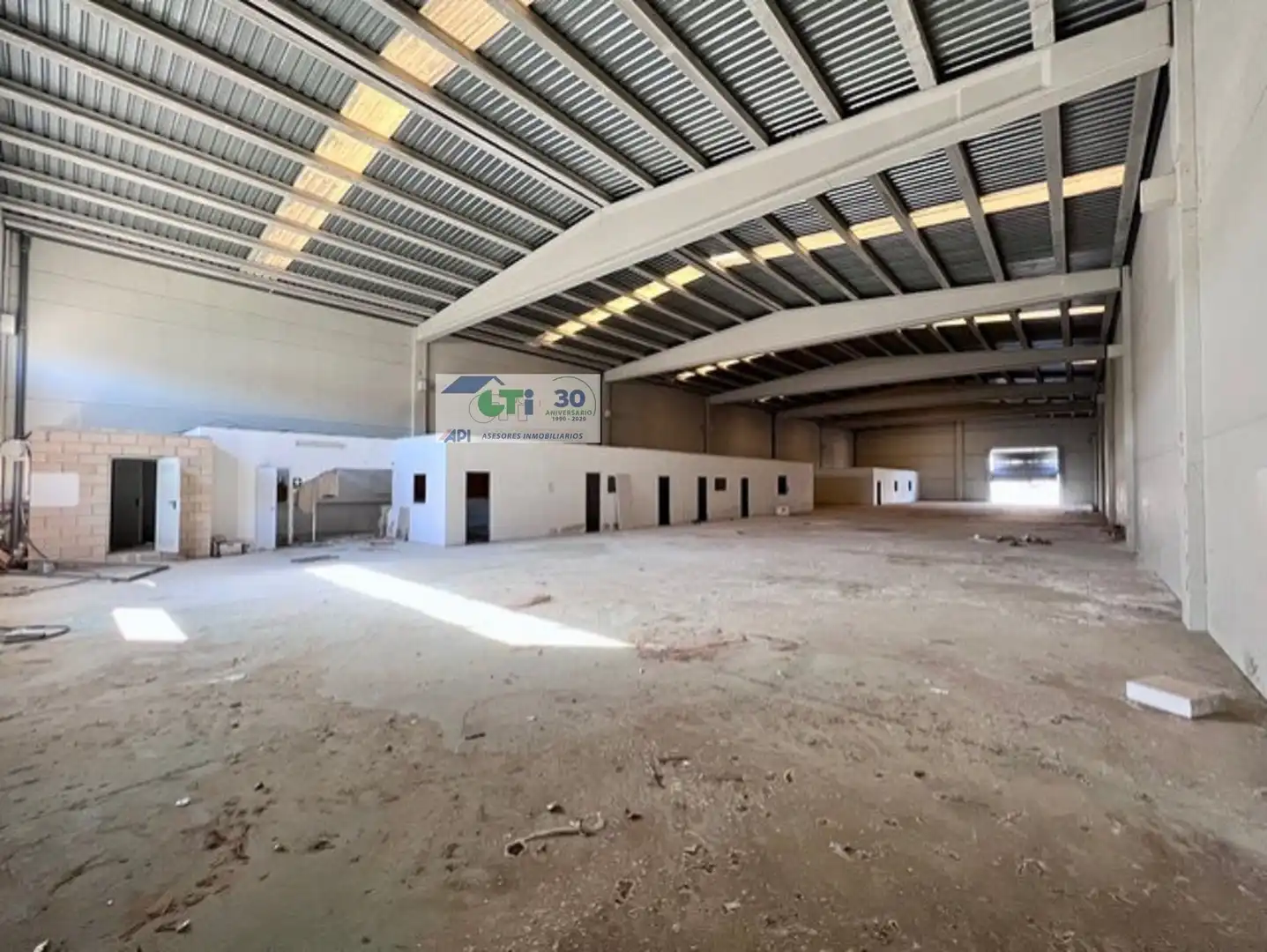 Nave industrial en venta en La Muela