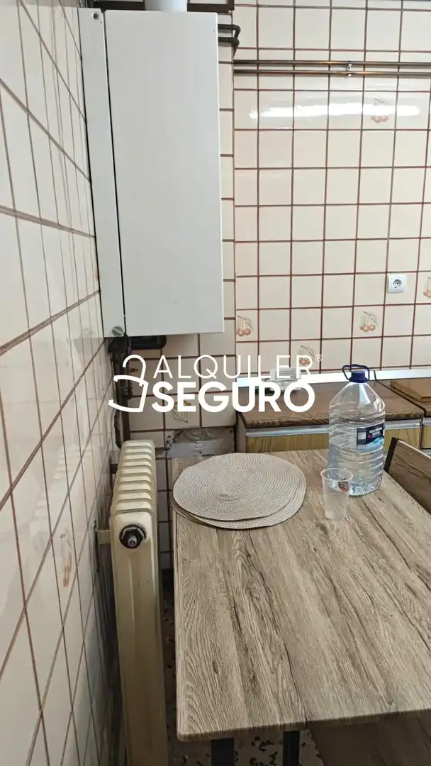 Cocina de Piso de alquiler en Aranda de Duero con Calefacción, Terraza y Trastero