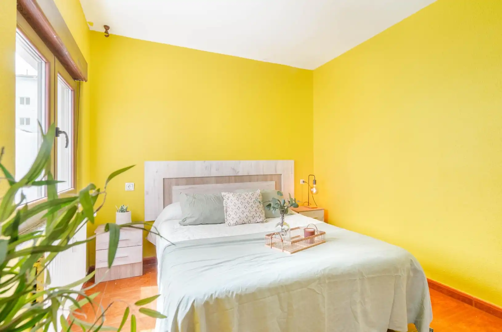 Habitación de Piso en venta en Oviedo  con Calefacción y Trastero