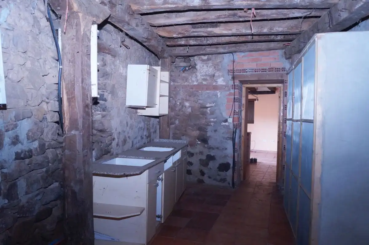 Kitchen of Houses for sale in Pesaguero  with Heating and Storage room