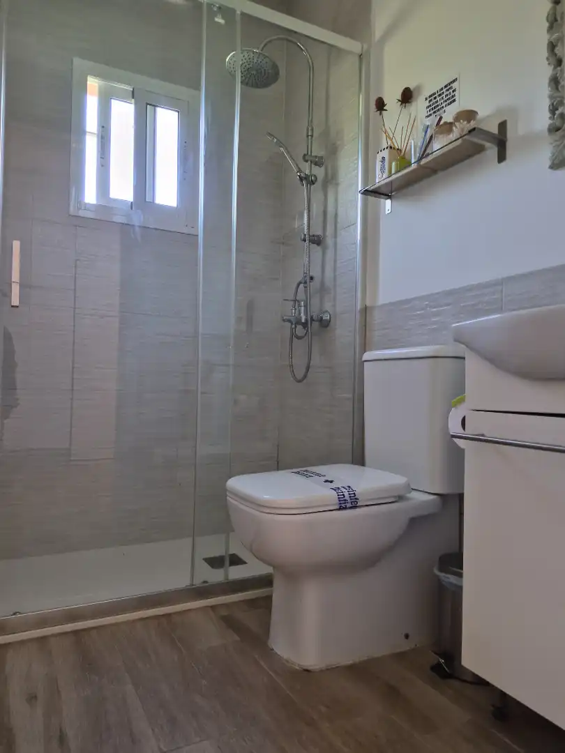 Badezimmer von Haus oder Chalet zur Miete in Alcalá de Guadaira mit Klimaanlage, Heizung und Schwimmbad