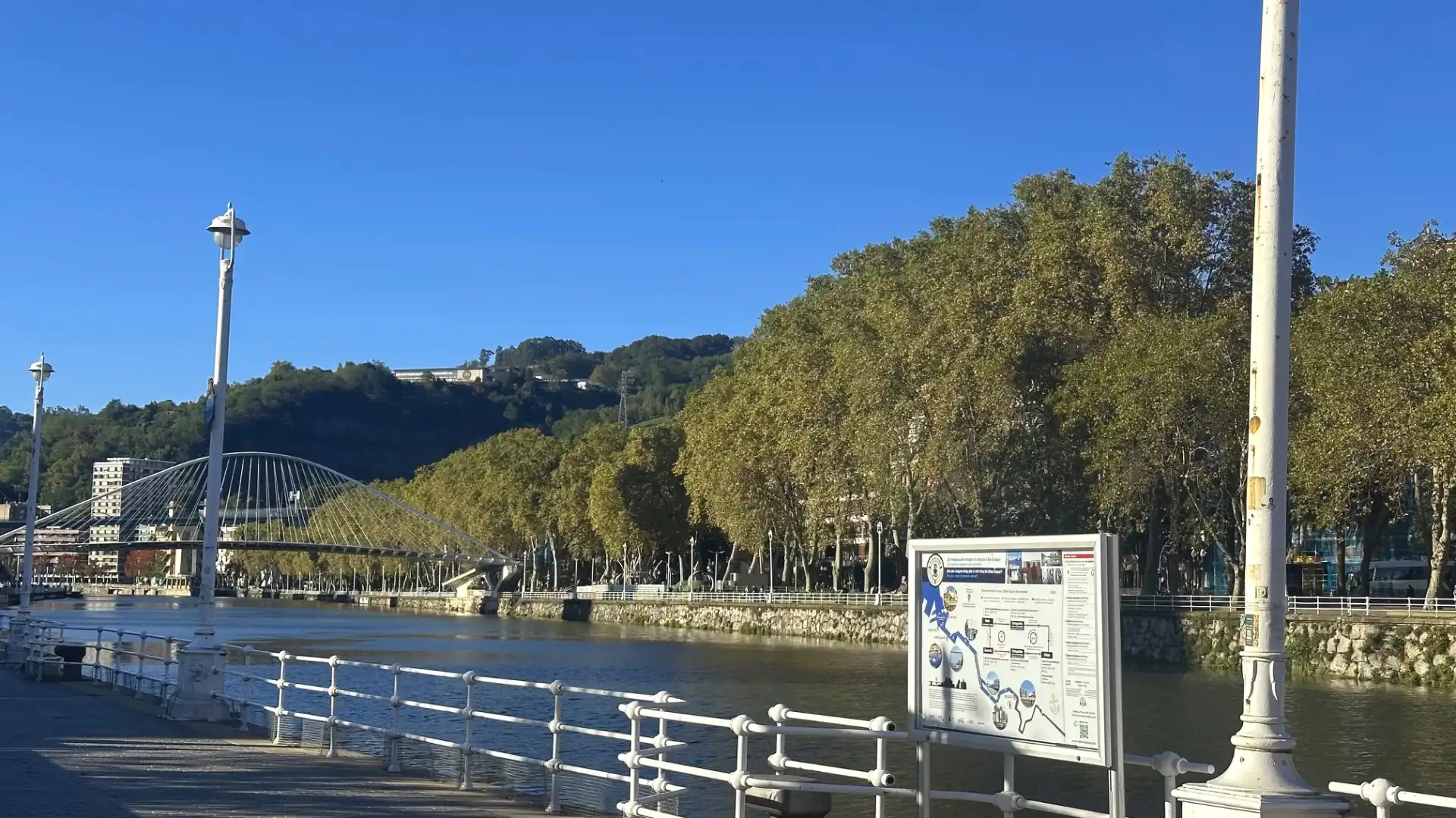 Vista exterior de Pis en venda en Bilbao  amb Calefacció, Traster i Moblat