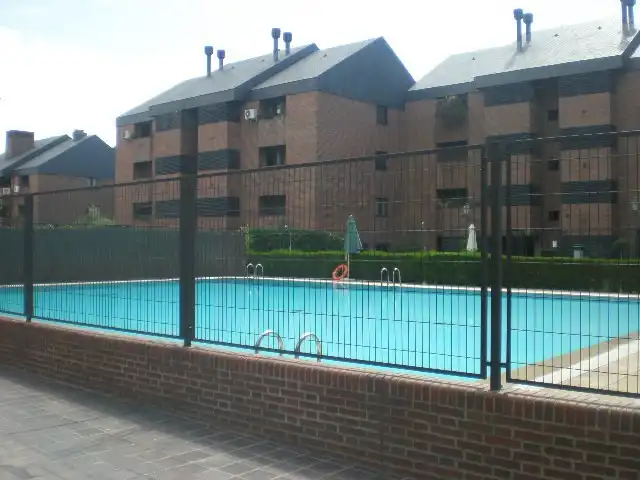 Swimming pool of Garage for rent in Pozuelo de Alarcón