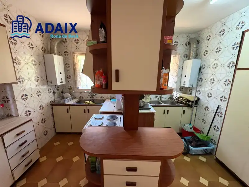 Cocina de Casa o chalet en venta en Roda de Berà con Terraza, Trastero y Piscina