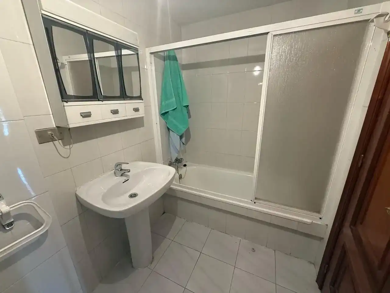 Baño de Piso en venta en Tui con Trastero, Amueblado y Balcón