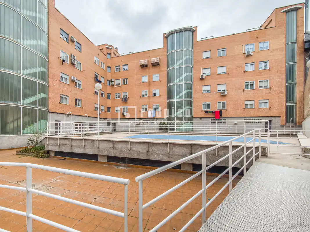 Vista exterior de Piso en venta en Alcorcón con Aire acondicionado, Calefacción y Parquet