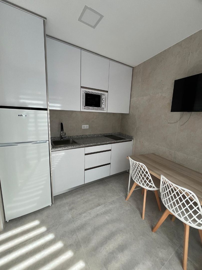 Cocina de Estudio de alquiler en  Madrid Capital con Amueblado