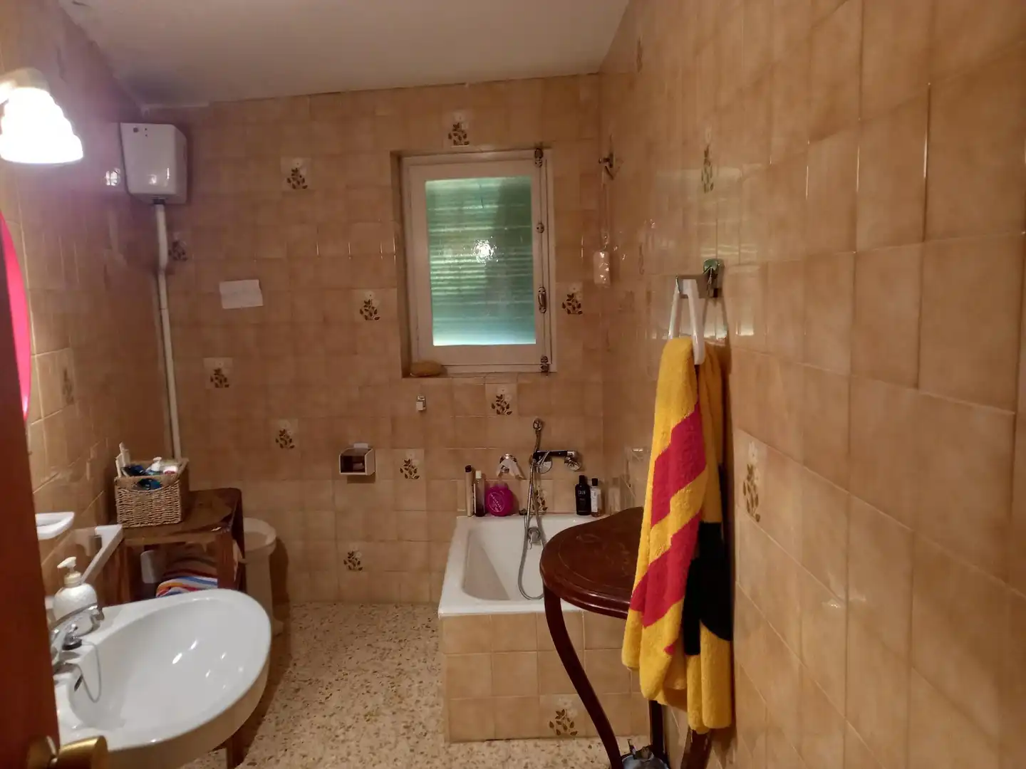 Bany de Casa o xalet en venda en Riba-roja d'Ebre amb Traster, Moblat i Balcó