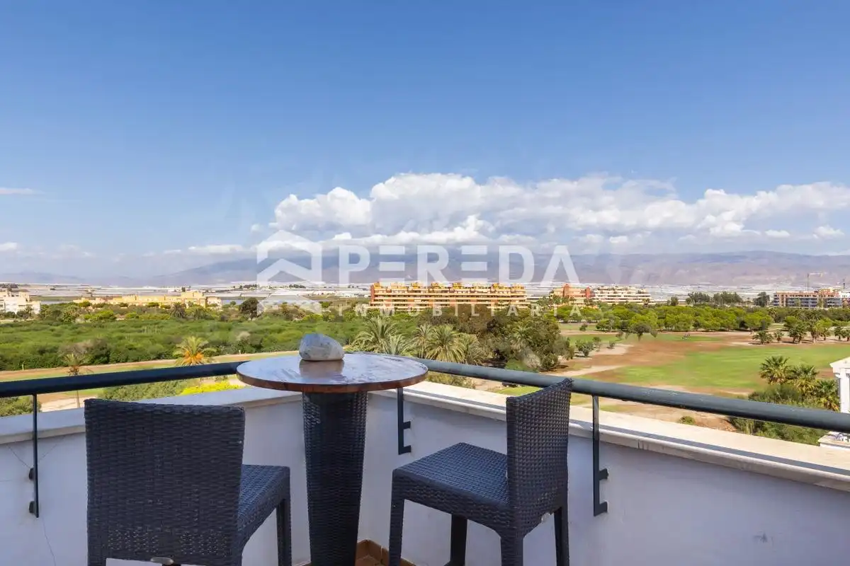 Terrasse von Dachboden zum Verkauf in Roquetas de Mar mit Privatgarten, Terrasse und Abstellraum
