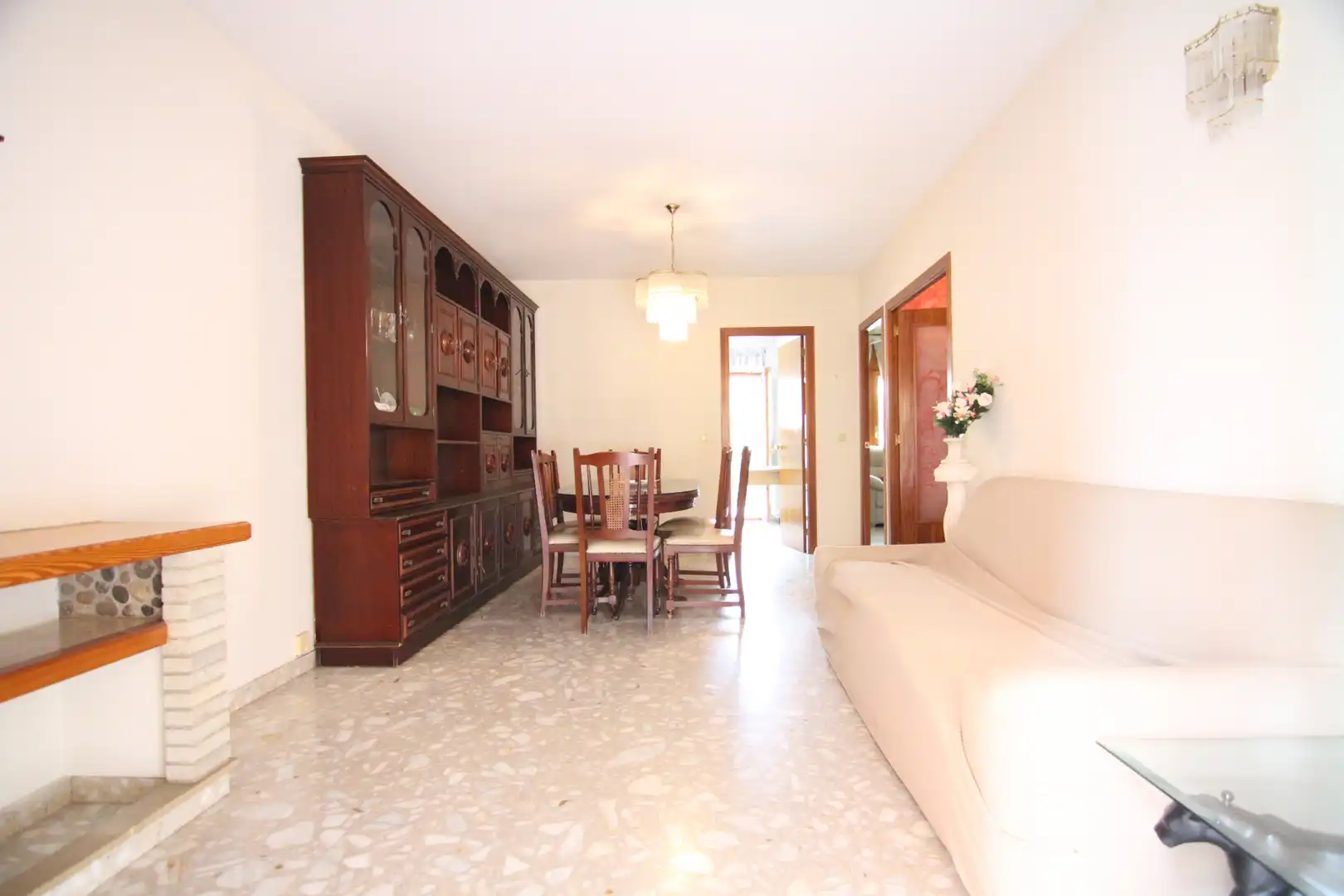 Sala de estar de Piso en venta en Olesa de Montserrat con Calefacción, Terraza y Horno
