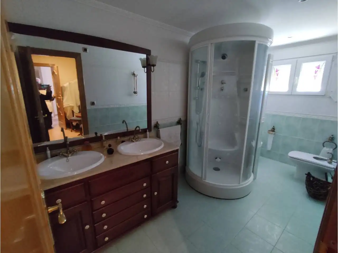 Badezimmer von Einfamilien-Reihenhaus zum Verkauf in Almazora / Almassora mit Klimaanlage, Terrasse und Schwimmbad