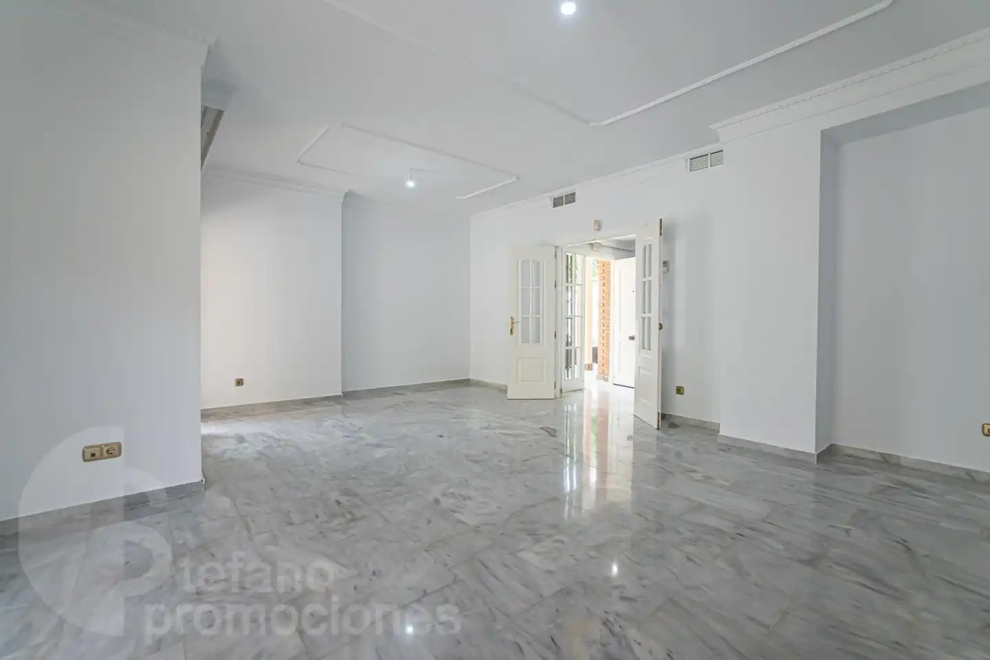 Casa adosada en venta en Málaga con Aire acondicionado, Calefacción y Jardín privado