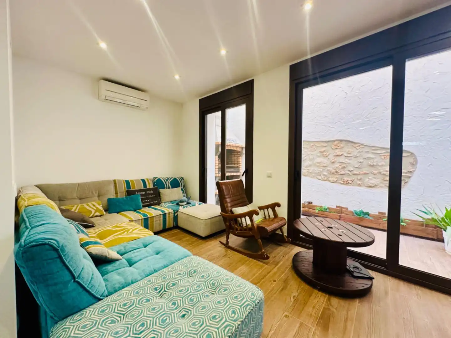Living room of Houses for sale in Alcanar  with Air Conditioner, Private garden and Parquet flooring