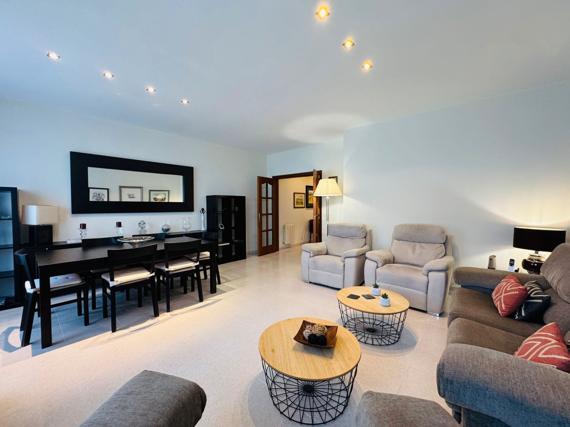 Sala d'estar de Casa o xalet en venda en Figueres amb Aire condicionat, Calefacció i Terrassa