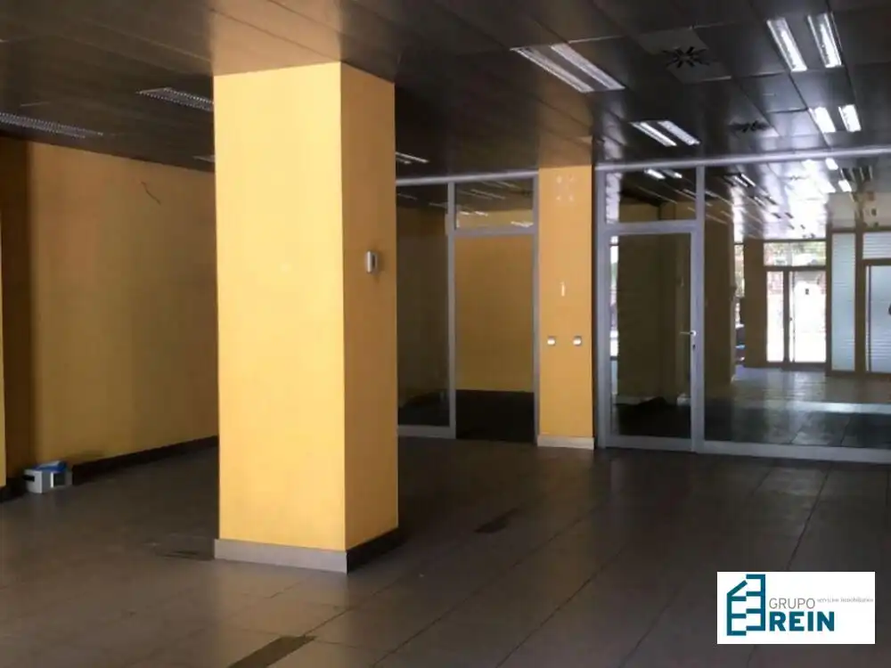 Local comercial en venda a Avenida del Doctor Mendiguchia Carriche 7, imagen 6