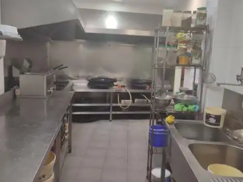 Local comercial en venda a Leonor Jovani 1