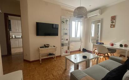 Living room of Flat to rent in  Madrid Capital  with Air Conditioner and Heating