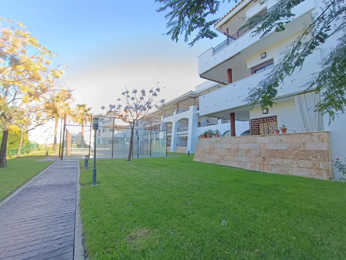 Außenansicht von Wohnung zum Verkauf in El Rompido mit Klimaanlage, Terrasse und Möbliert