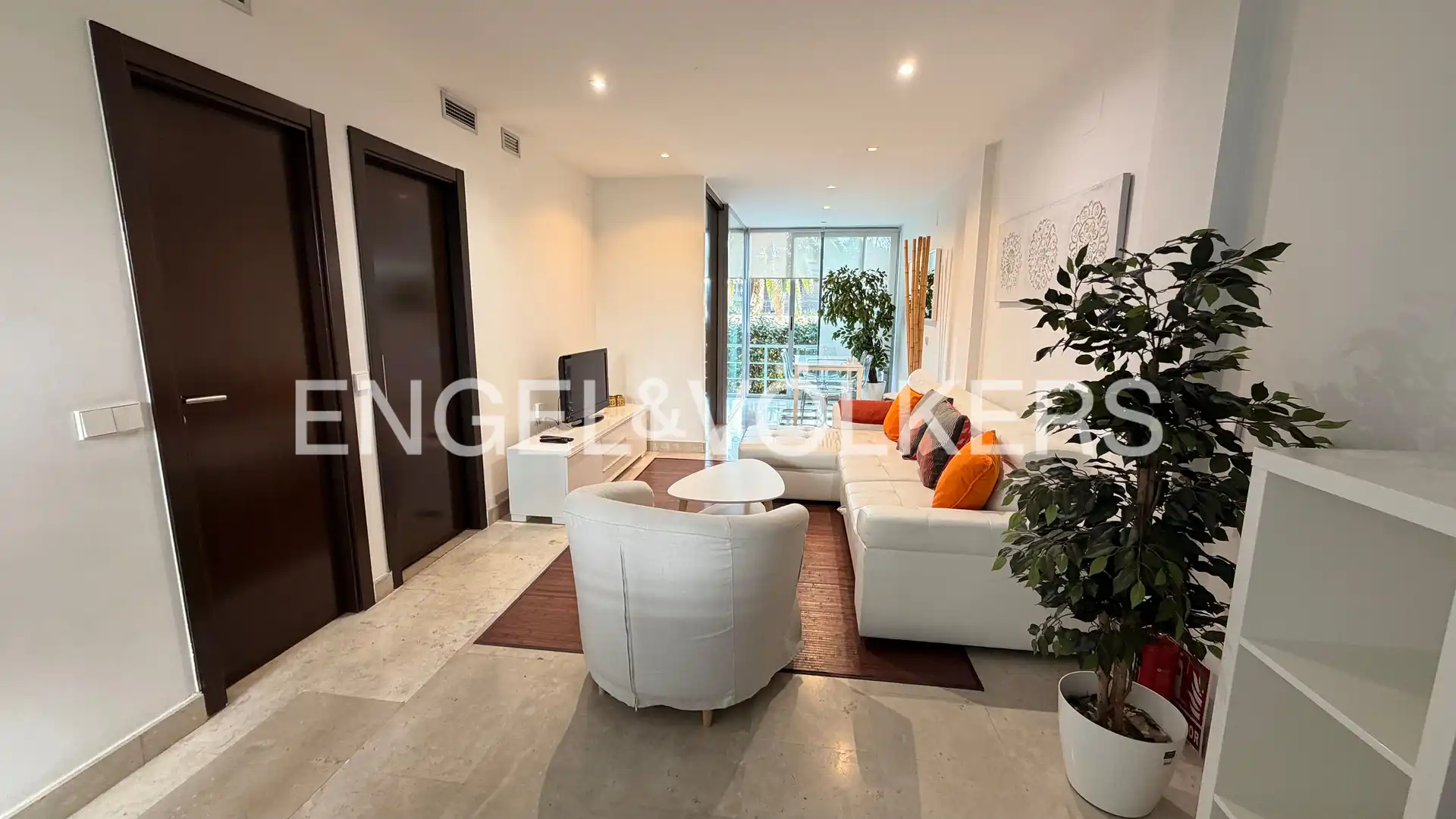 Sala de estar de Dúplex de alquiler en La Moraleja con Aire acondicionado, Calefacción y Jardín privado