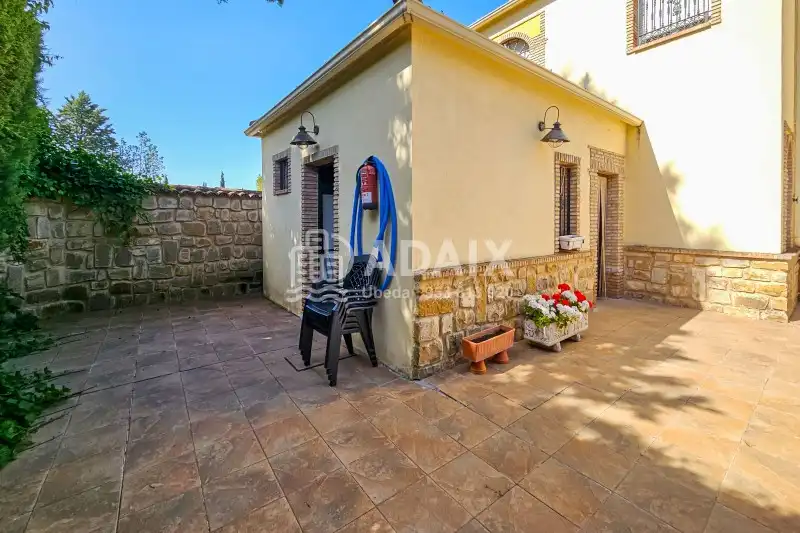 Garden of Houses for sale in Úbeda  with Air Conditioner, Heating and Terrace