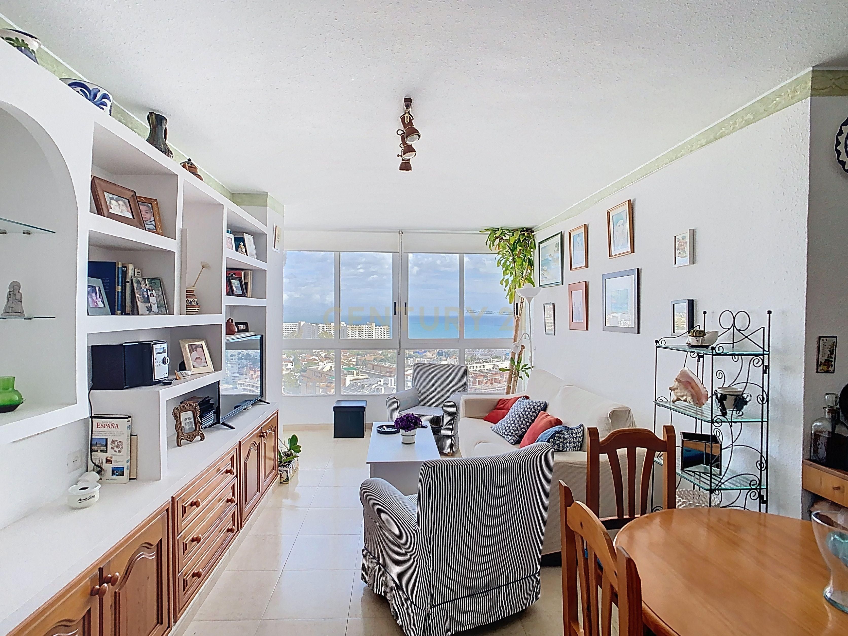 Sala d'estar de Pis en venda en Benalmádena amb Aire condicionat i Piscina