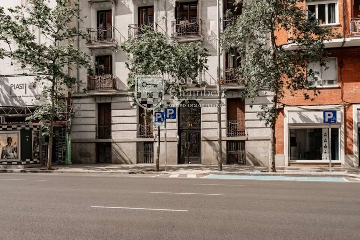 Exterior view of Flat for sale in Madrid  with Heating and Furnished