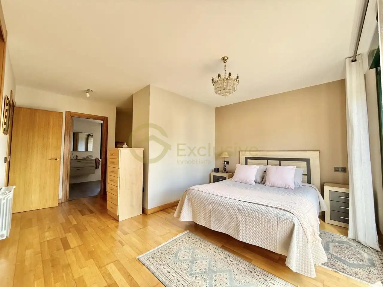 Habitación de Casa o chalet en venta en Avilés con Calefacción, Jardín privado y Parquet