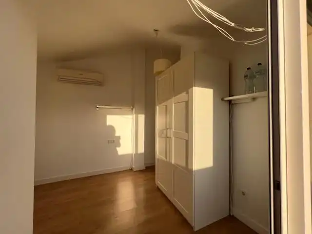 Schlafzimmer von Dachboden zur Miete in Murcia mit Klimaanlage, Heizung und Terrasse