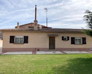 Vista exterior de Casa o xalet en venda en Murillo El Cuende amb Terrassa