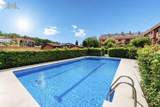 Dúplex en Venta en Calle Acamar en Aravaca
