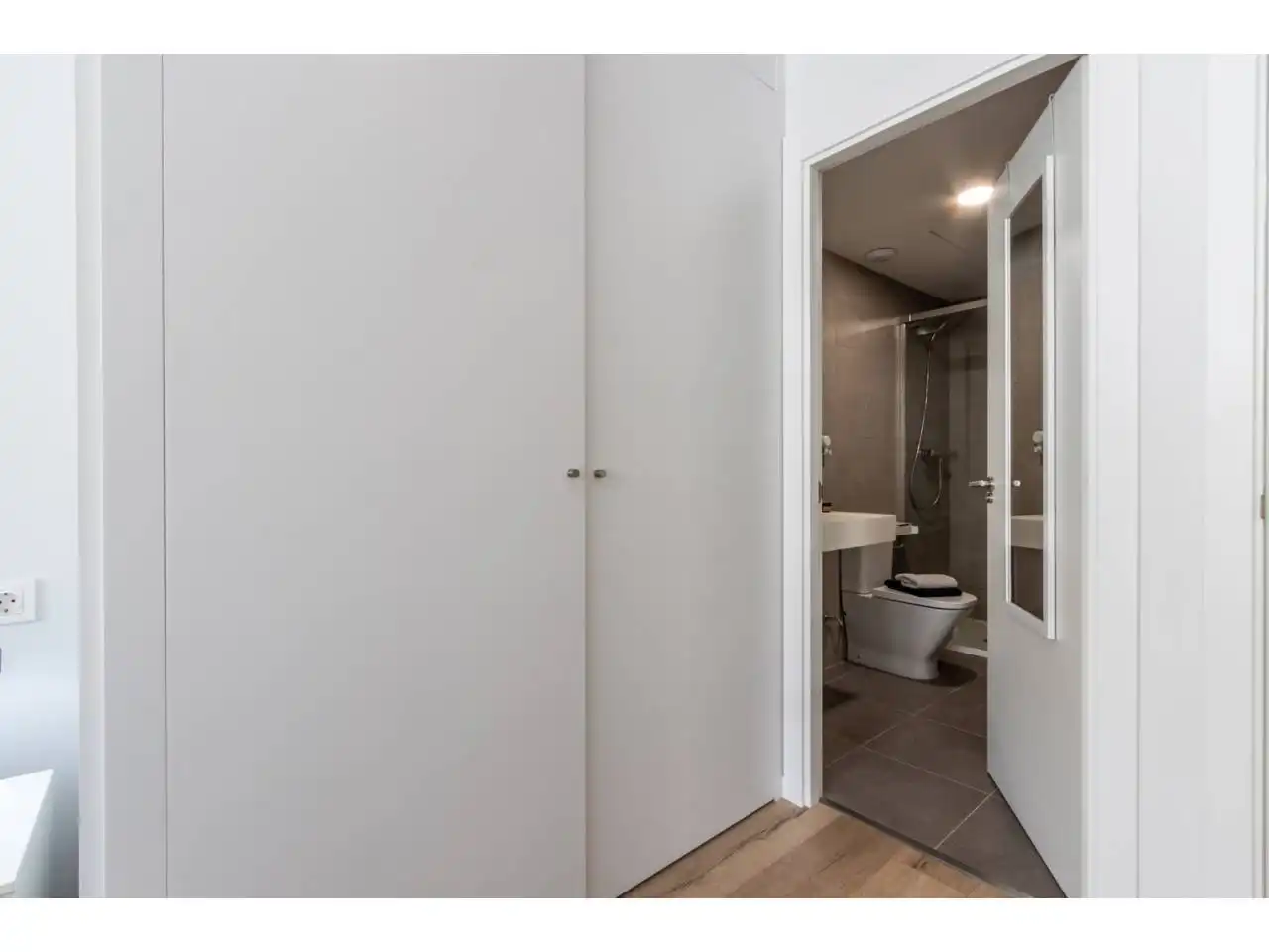 Badezimmer von Maisonette zum Verkauf in Terrassa mit Klimaanlage, Heizung und Parkett