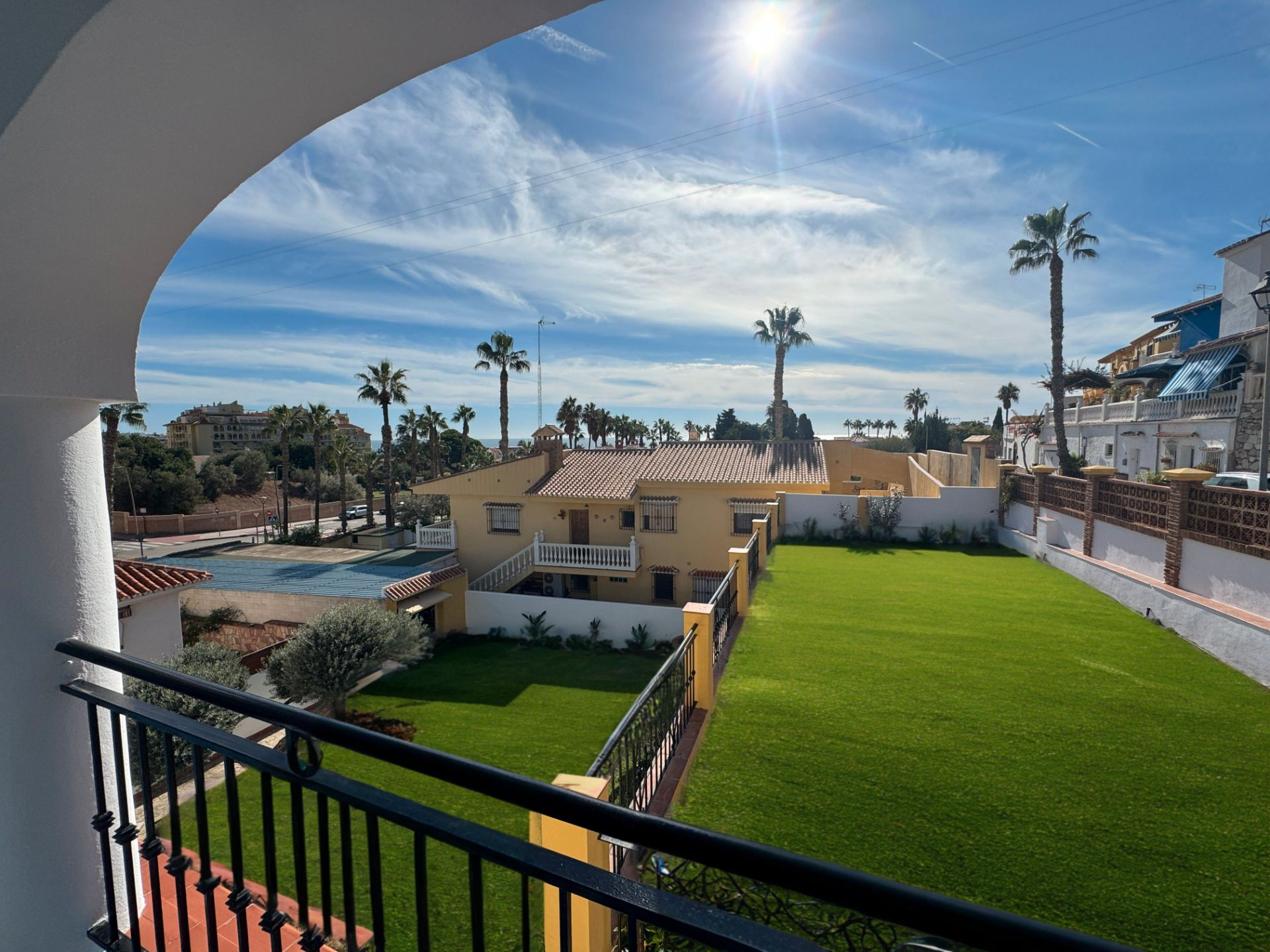 Terrassa de Casa adosada en venda en Rincón de la Victoria amb Jardí privat, Terrassa i Moblat
