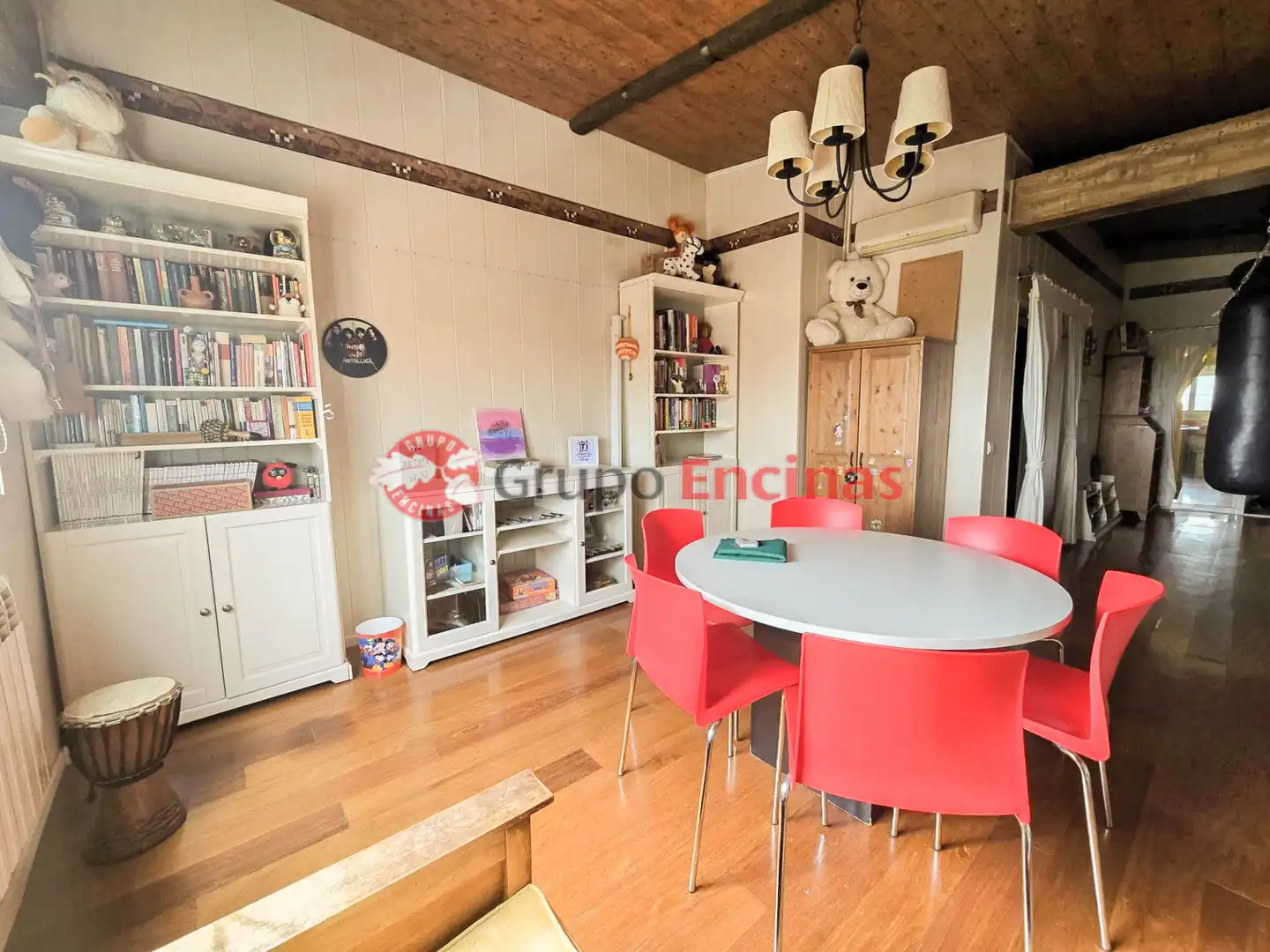 Comedor de Ático en venta en Parla con Aire acondicionado, Calefacción y Jardín privado