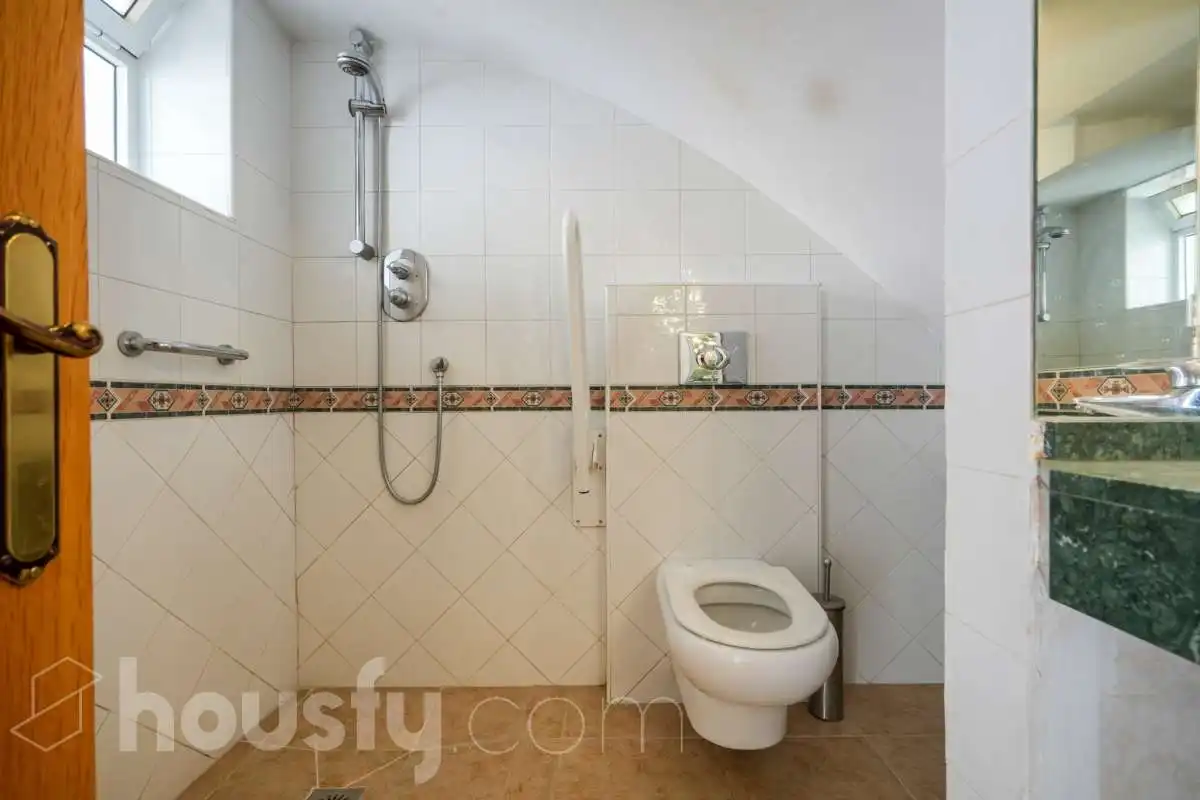 Bathroom of Houses for sale in Madrid  with Air Conditioner, Heating and Terrace