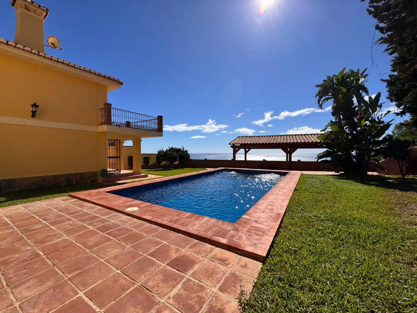 Swimming pool of Houses for sale in Benalmádena  with Air Conditioner, Heating and Private garden
