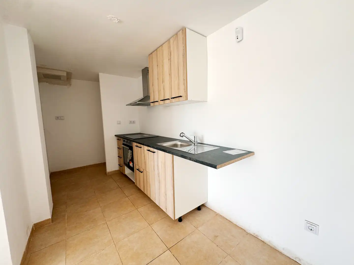 Küche von Wohnung zum Verkauf in Figueres mit Heizung, Privatgarten und Terrasse