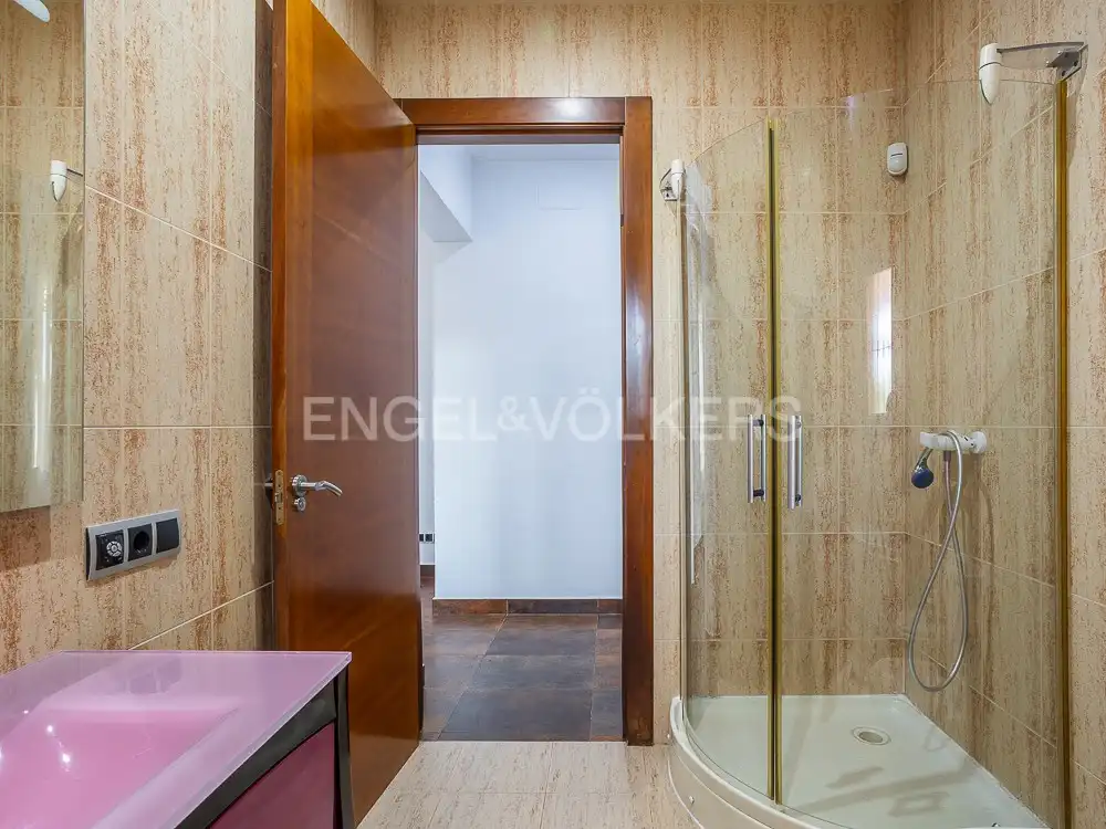 Bathroom of Houses for sale in Dénia  with Air Conditioner, Heating and Private garden