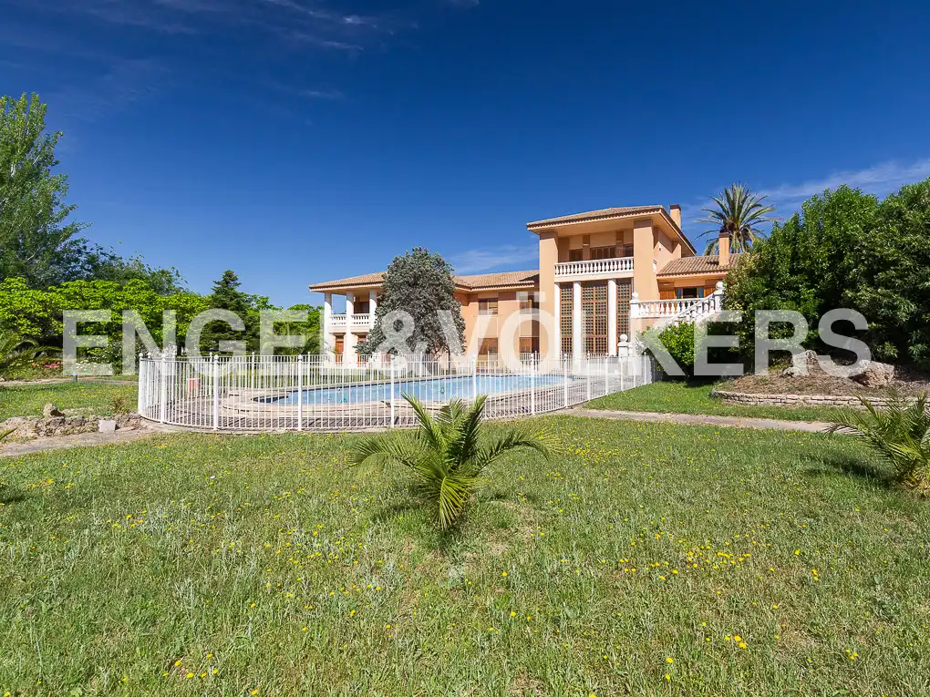 Houses for sale in Ontinyent  with Air Conditioner, Heating and Private garden