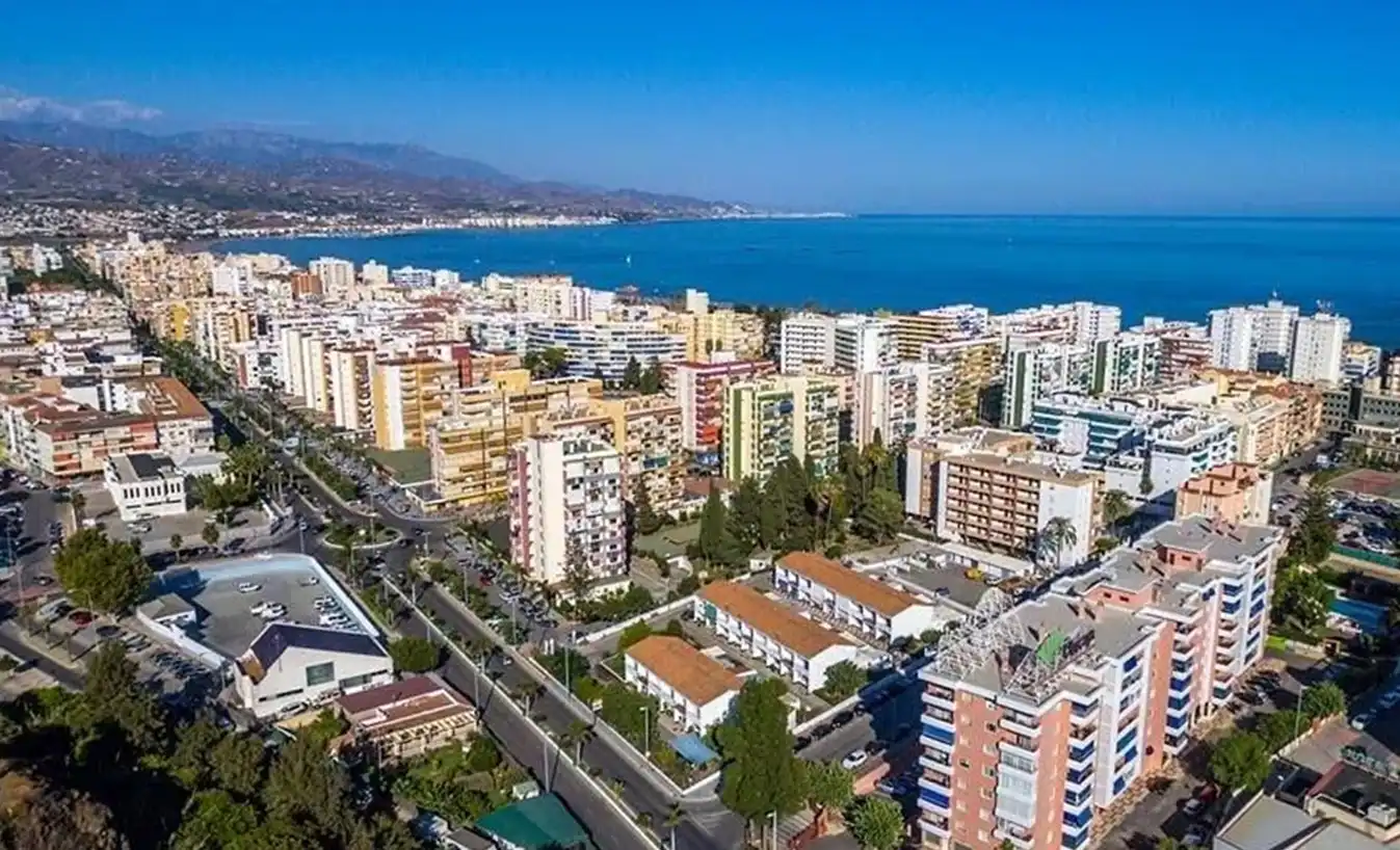 Vista exterior de Pis en venda en Vélez-Málaga amb Aire condicionat, Calefacció i Terrassa