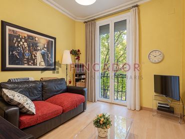 Appartamento con balcone in vendita a Carrer de Sardenya