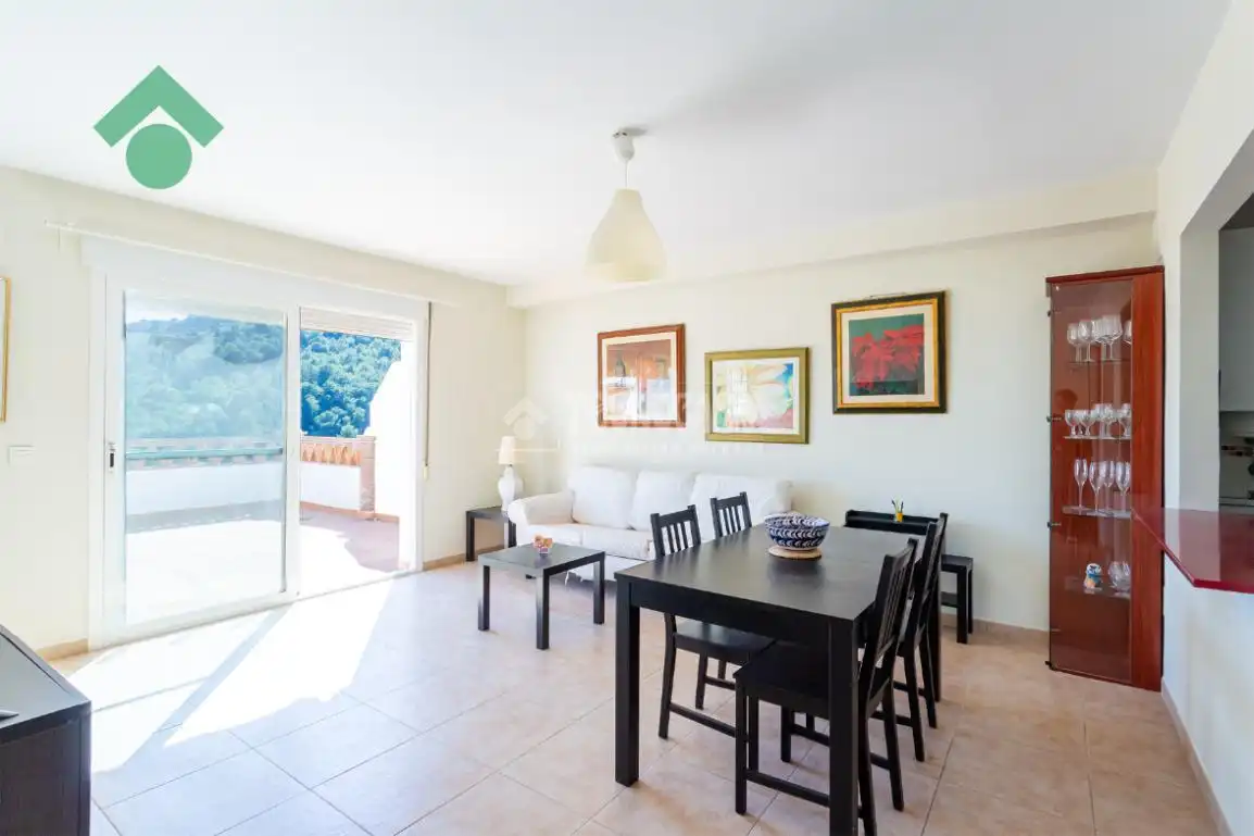 Sala de estar de Casa adosada en venta en Almuñécar con Aire acondicionado, Terraza y Amueblado