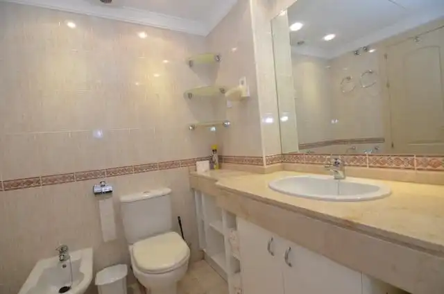 Apartamento con piscina en venta en Calle Calle Torrequebrada, imagen 24