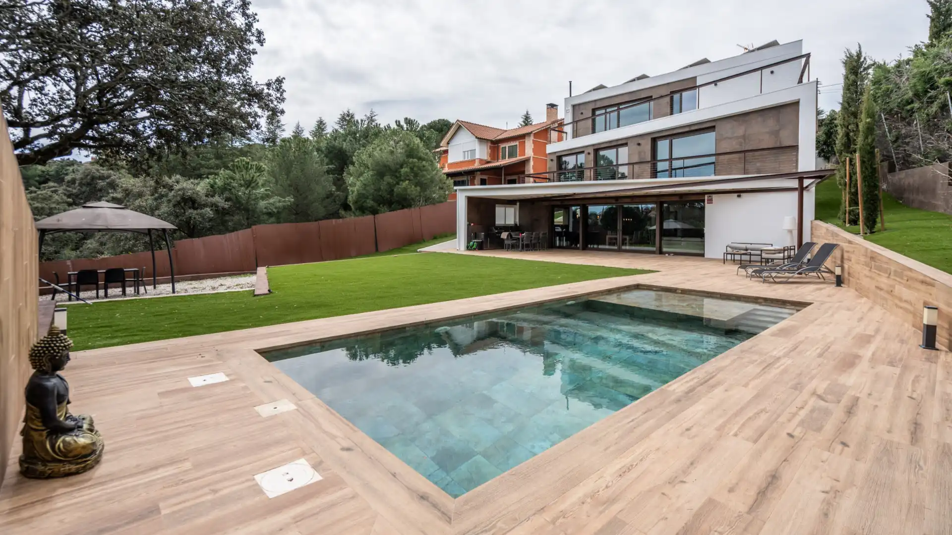 Piscina de Casa o chalet en venta en Torrelodones con Aire acondicionado, Calefacción y Jardín privado