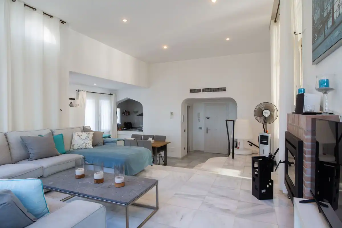 Sala de estar de Casa o chalet en venta en Marbella con Aire acondicionado, Jardín privado y Amueblado