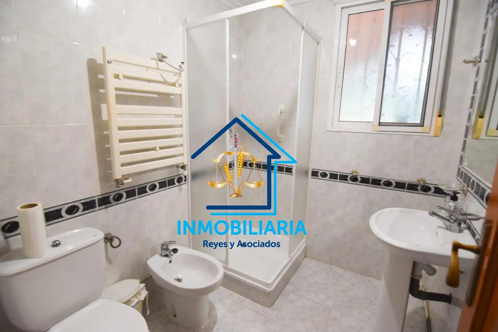 Bany de Pis en venda en Córdoba amb Aire condicionat, Moblat i Alarma